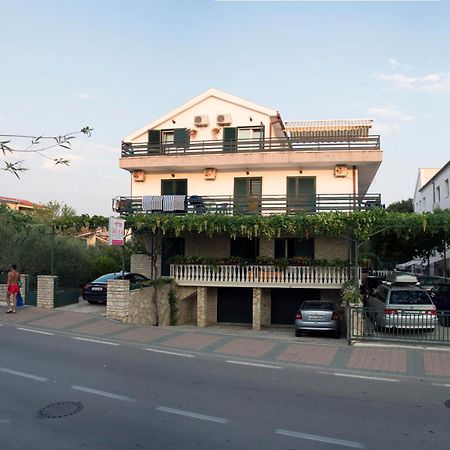 Apartments "Ruza" Vodice Eksteriør billede