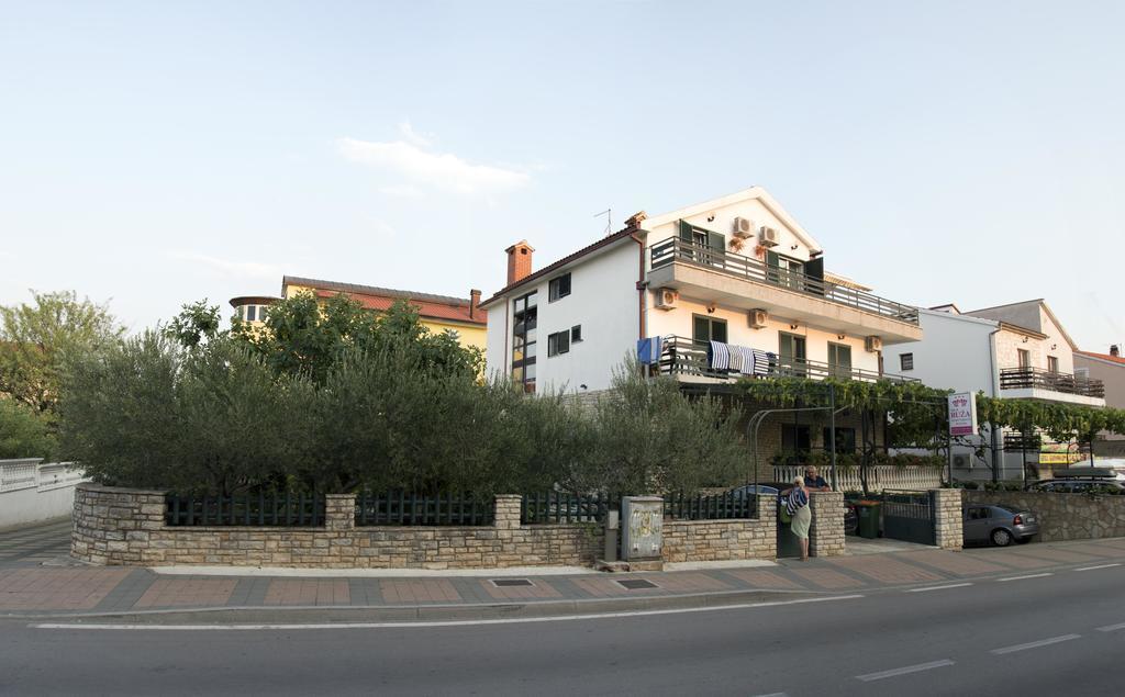 Apartments "Ruza" Vodice Eksteriør billede