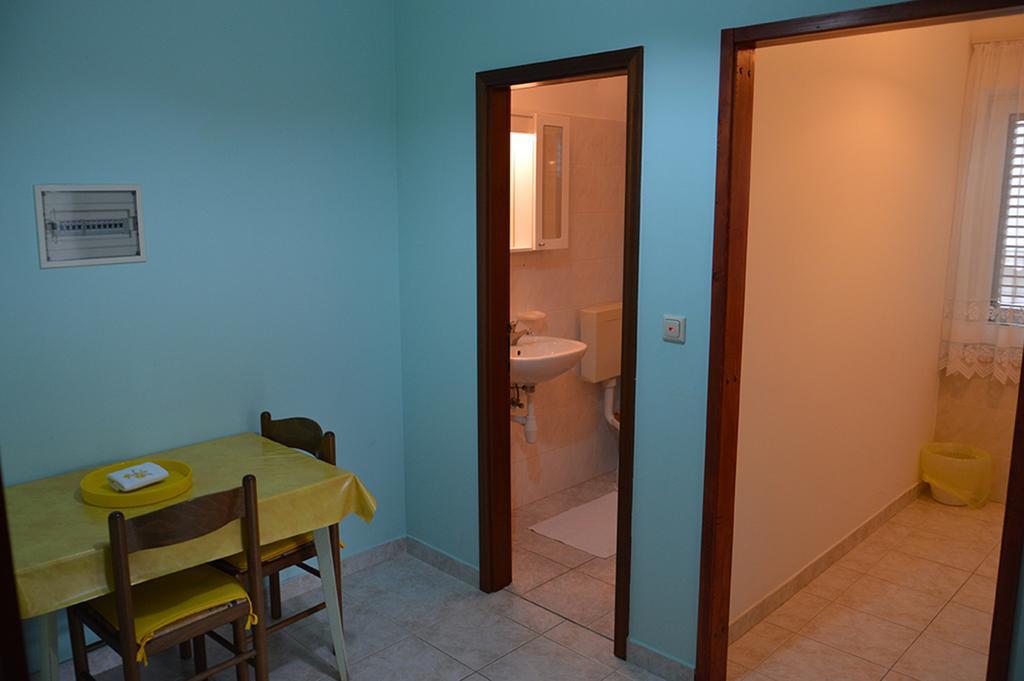 Apartments "Ruza" Vodice Eksteriør billede