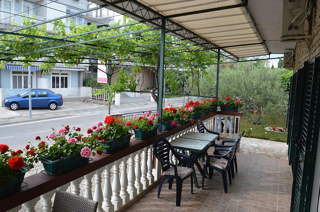 Apartments "Ruza" Vodice Eksteriør billede