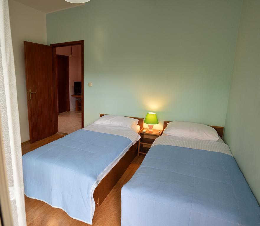 Apartments "Ruza" Vodice Eksteriør billede