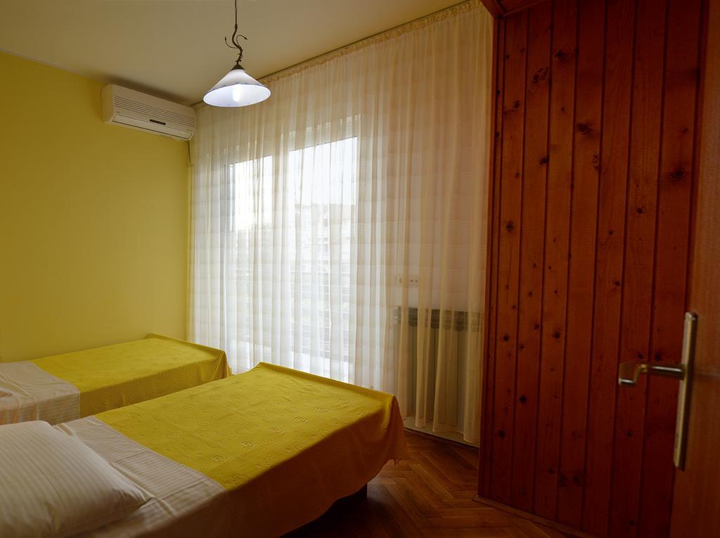 Apartments "Ruza" Vodice Eksteriør billede