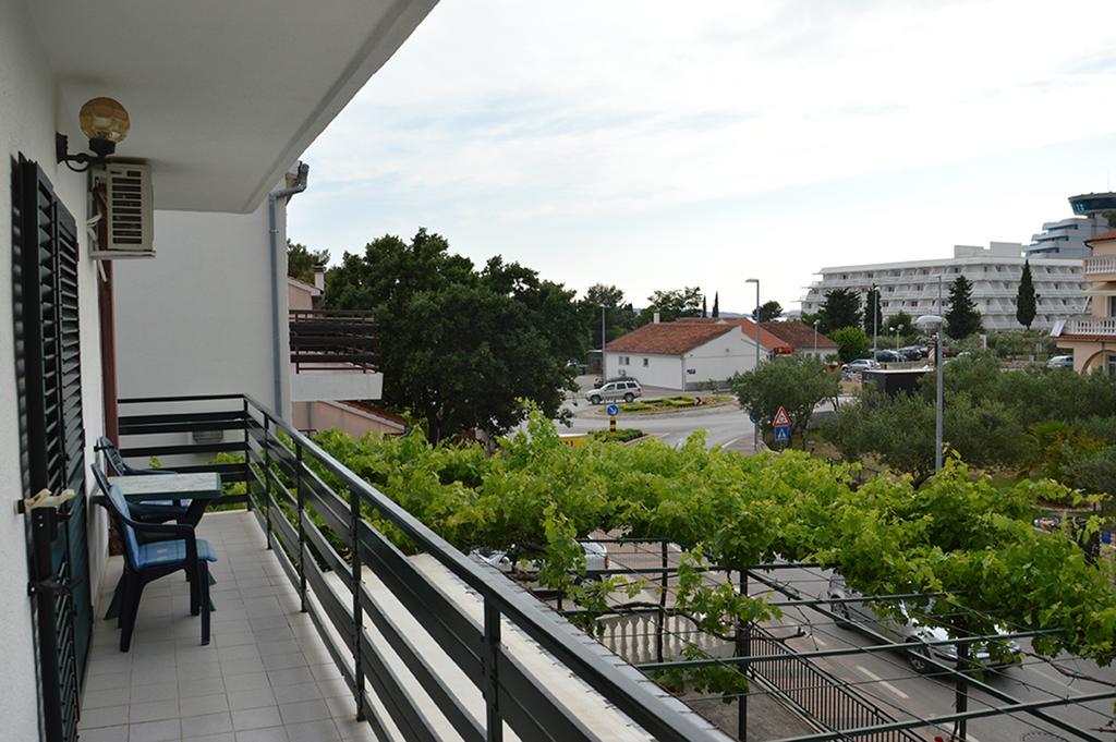 Apartments "Ruza" Vodice Eksteriør billede
