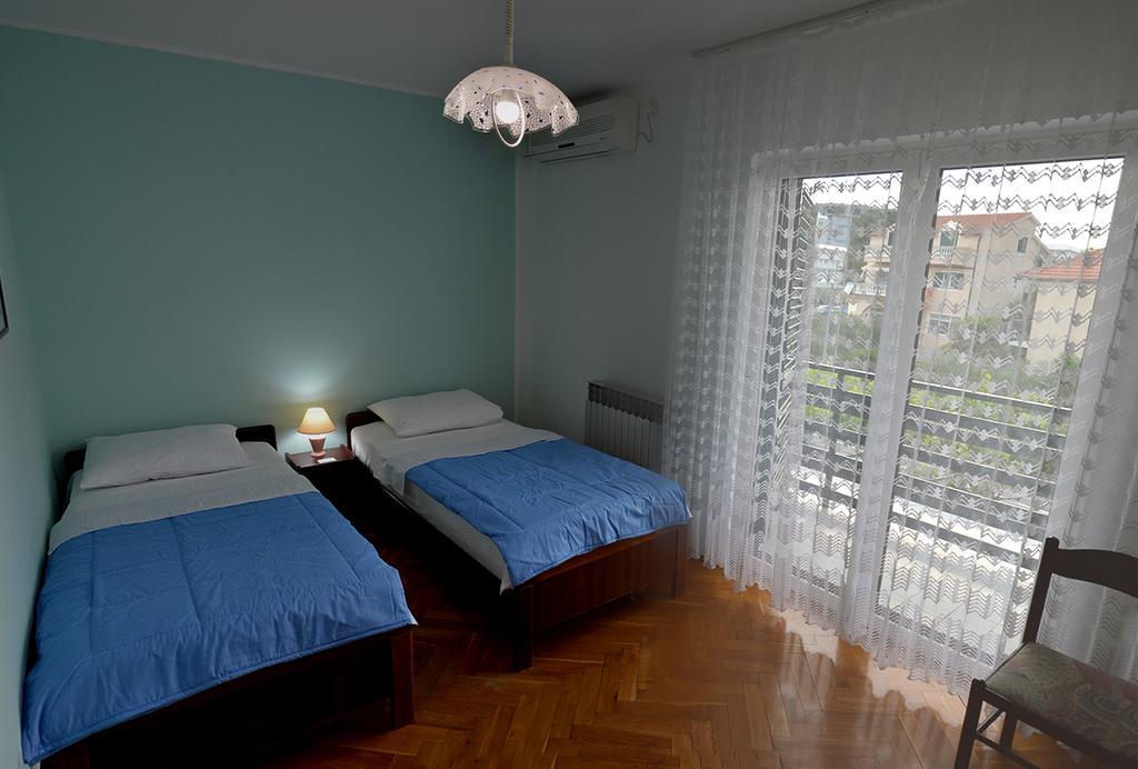 Apartments "Ruza" Vodice Eksteriør billede