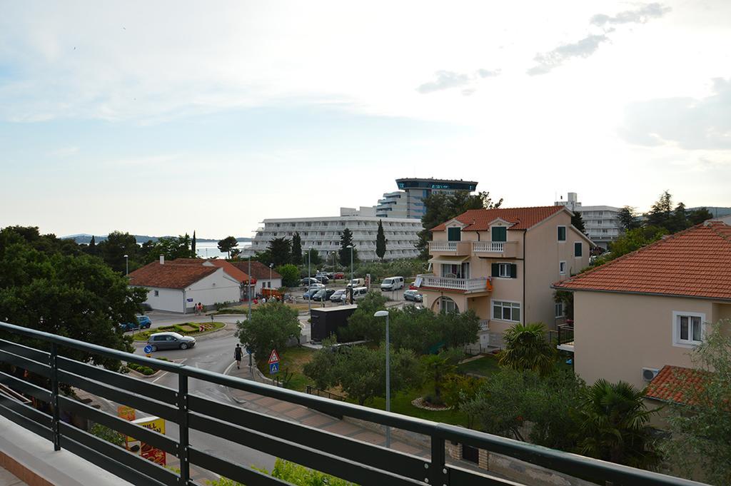 Apartments "Ruza" Vodice Eksteriør billede
