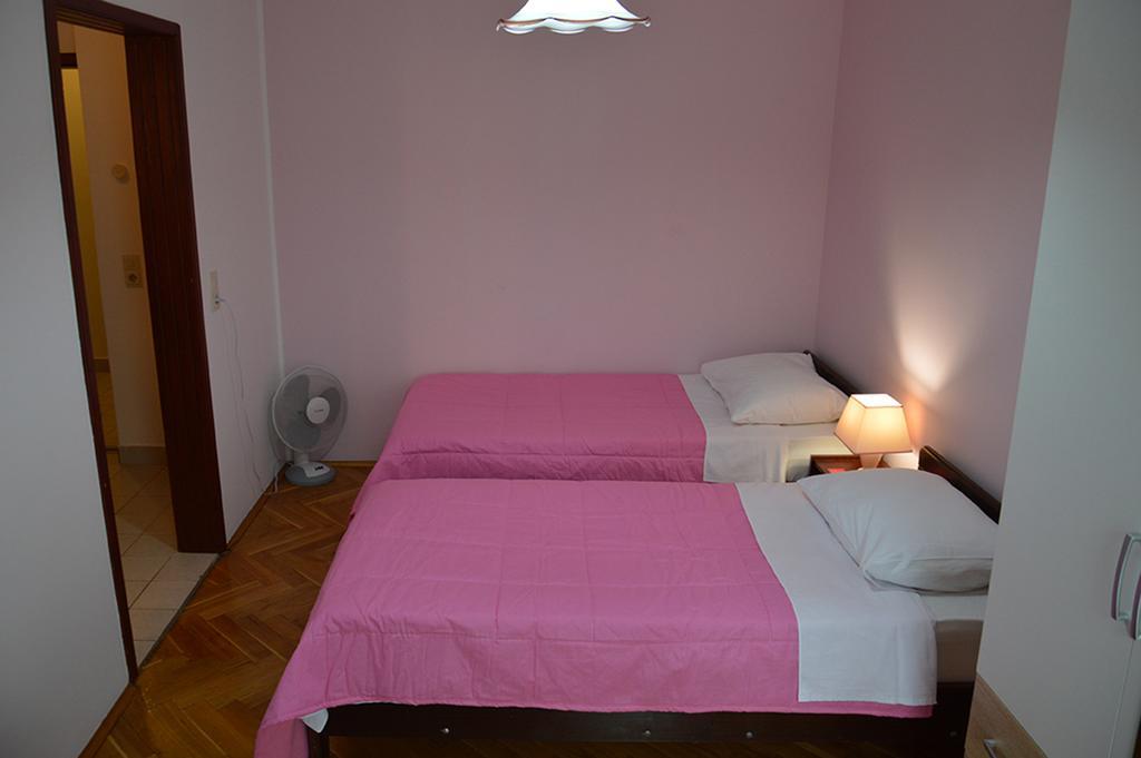 Apartments "Ruza" Vodice Eksteriør billede